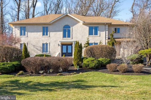 3376 Manor Rd, Huntingdon Valley, PA 19006-4146