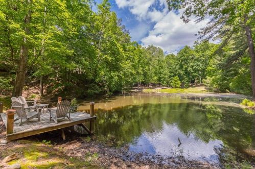 55 Finch Frst Trl, Atlanta GA 30327-4576 exterior