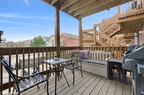 649 Division St, Chicago IL  60610-1003 exterior