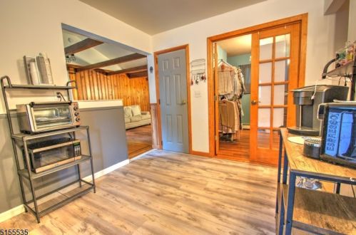 25 Grandview Ln, West Milford Lakes NJ  07480-1424 exterior