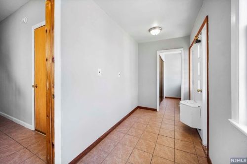 140 Clinton Pl, East Rutherford NJ 07073-1723 exterior