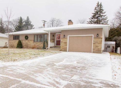 1394 Marlboro Rd, Meskegon, MI 49441-3815