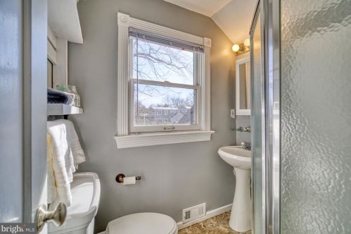 2109 Belle View Blvd, Alexandria VA 22307-1327 exterior