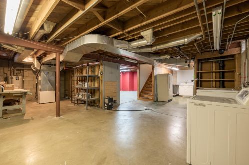 125 Montclaire Ave, Milwaukee WI 53217-4438 exterior