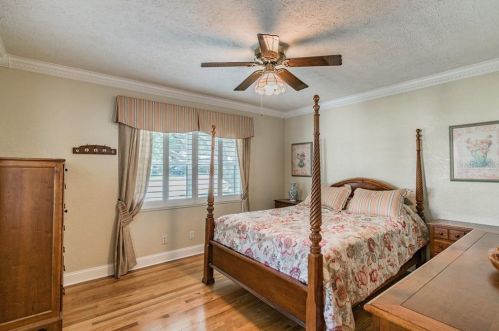 456 Davis Blvd, Tampa FL 33606-3818 exterior