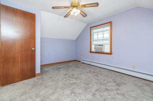 15 Longview Rd, Enfield CT 06082-4019 exterior