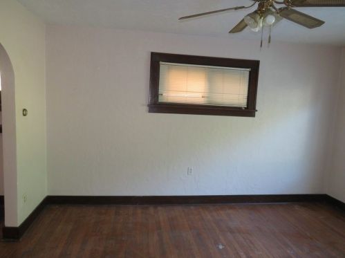 2634 Library Rd, Pittsburgh PA 15234-3107 exterior