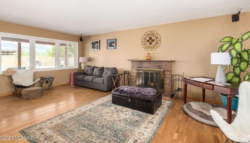 5457 8th St, Tucson, AZ 85711-3108