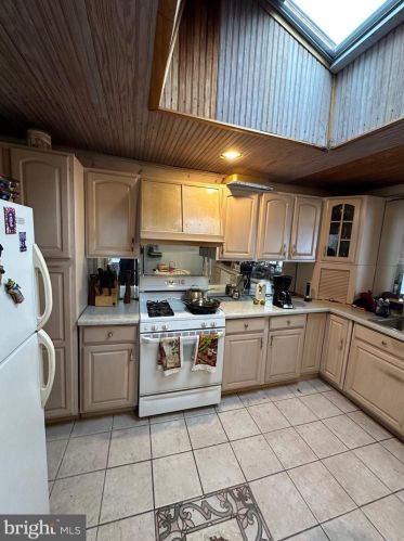 2160 Cumberland St, Philadelphia PA 19125-2245 exterior