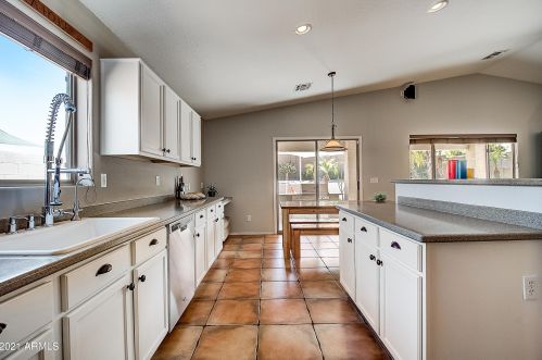 1729 Beautiful Ln, Phoenix AZ 85041-7622 exterior