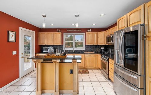 2730 60 St, Fennville MI 49408-9414 exterior