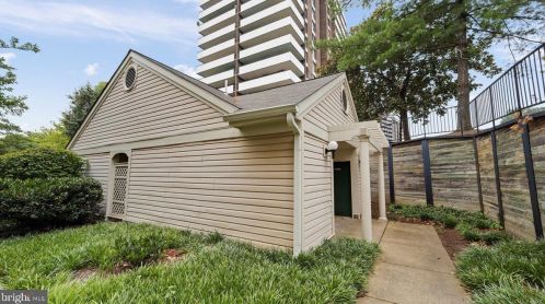 240 Reynolds St, Alexandria VA 22304-4458 exterior