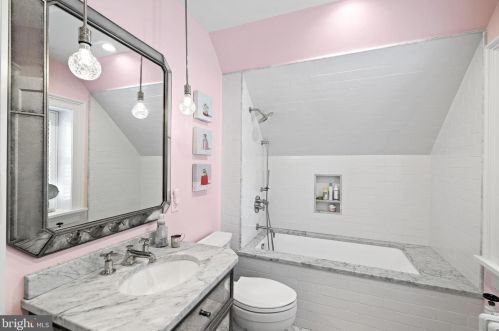 104 Mermaid Ln, Philadelphia PA 19118-3246 exterior