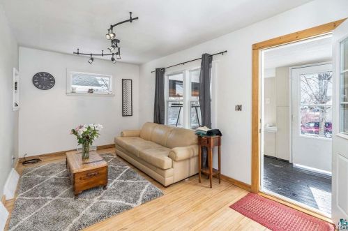 4815 Jay St, Duluth, MN 55804-2463