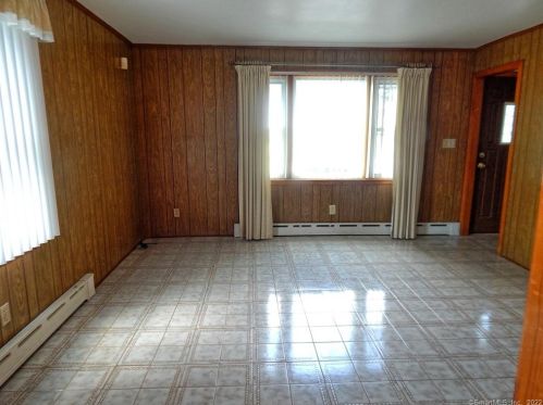 75 Smith St, Derby CT 06418-1217 exterior