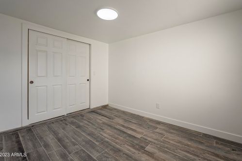 5039 18 Ave, Phoenix AZ 85015-6121 exterior