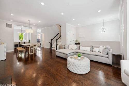 446 Superior St, Chicago IL  60654-3497 exterior