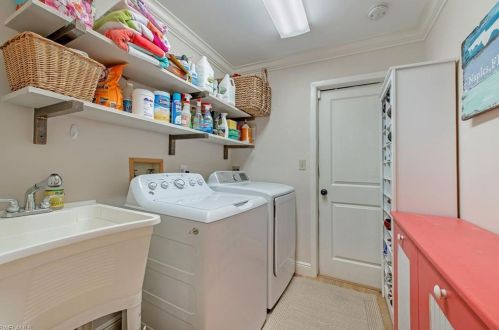 4642 Chippendale Dr, Naples FL 34112-5258 exterior