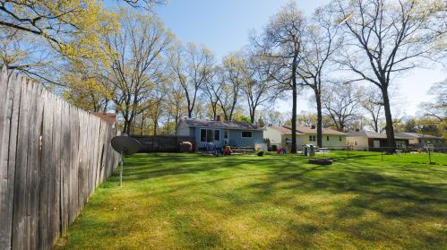 2486 Wesley Ave, Meskegon, MI 49442-2654