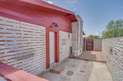 5841 Baker St, Tucson AZ  85711-2409 exterior