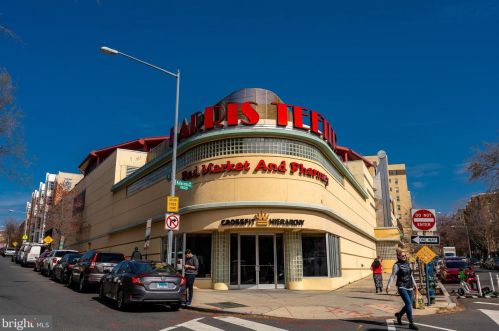 2422 17th St, Washington DC  20020-6304 exterior