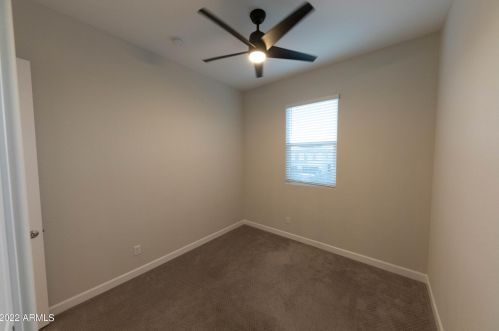 3033 37th Way, Phoenix AZ  85018-2219 exterior