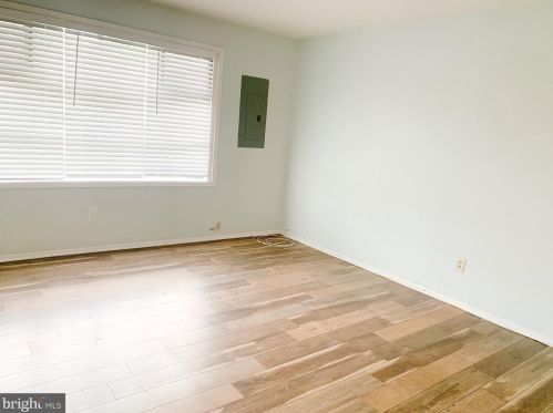 2008 Jason Dr, Huntingdon Valley PA  19006-1737 exterior