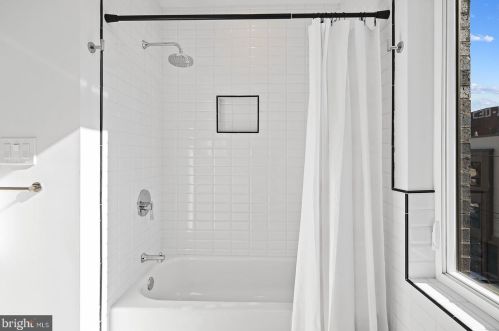 1609 2nd St, Philadelphia PA 19133 exterior