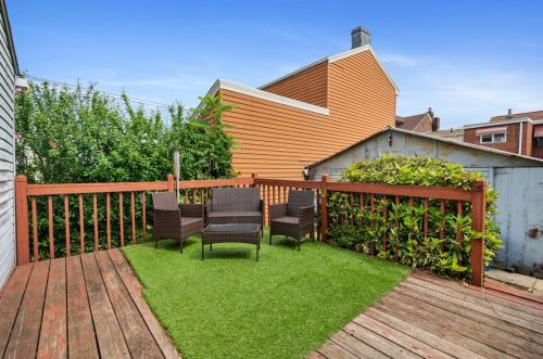 325 Main St, Pittsburgh PA 15215-2238 exterior