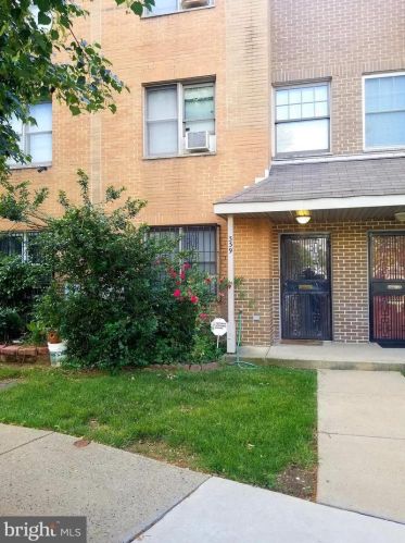 339 9th St, Philadelphia PA  19107-1409 exterior