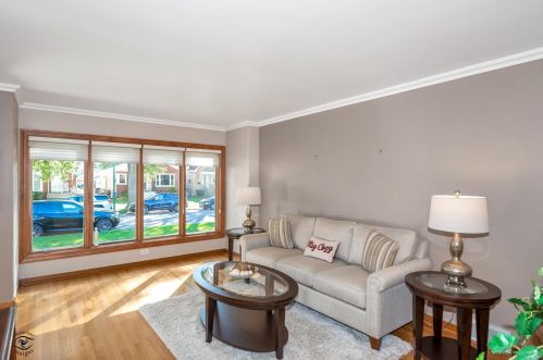 10108 Washtenaw Ave, Chicago IL 60645-3228 exterior