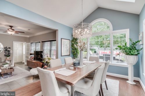 3013 King St, Alexandria, VA 22302-3514