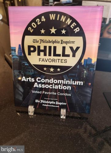 1324 Locust St, Philadelphia PA 19107-5604 exterior