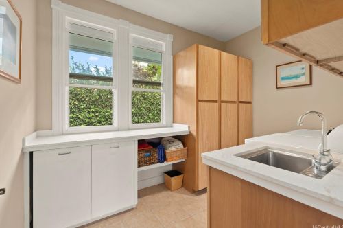 4579 Aukai Ave, Honolulu HI 96816-5205 exterior