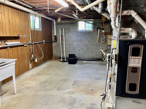 1649 Tyler Rd, Meskegon MI 49445-9320 exterior