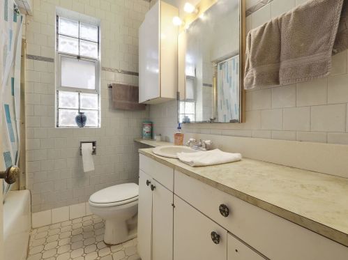 4335 Mason Ave, Chicago IL 60630-1913 exterior