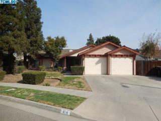 414 Hillsdale Ct, Tulare CA  93274-8219 exterior
