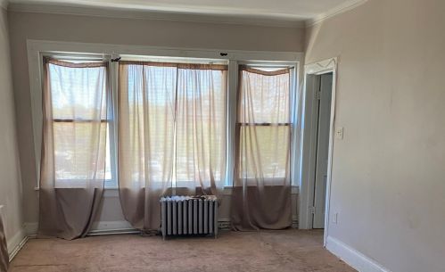 8220 Vincennes Ave, Chicago IL 60653-4203 exterior