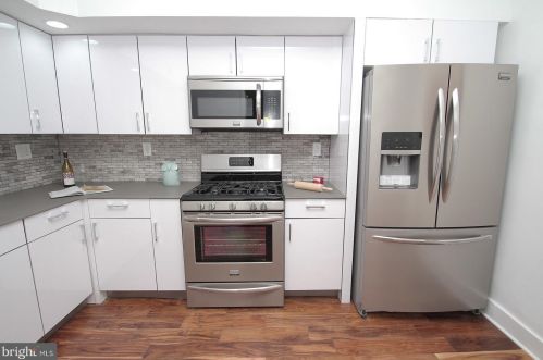 606 American St, Philadelphia PA 19140-5724 exterior