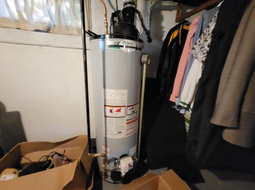 4651 48, Milwaukee WI 53220-4113 exterior