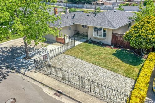 506 Abbott Ave, Milpitas, CA 95035-3802