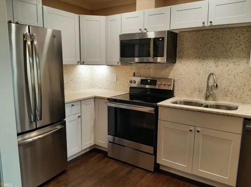 5082 Chamblee Dunwoody Rd, Atlanta GA  30338-5663 exterior