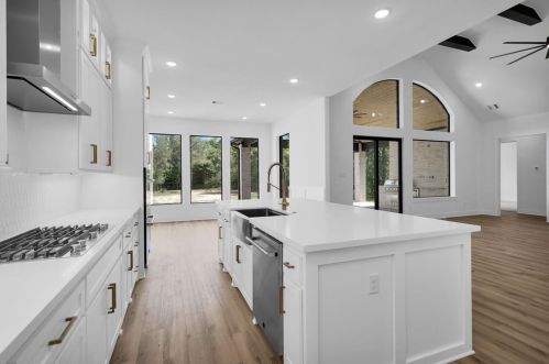 11317 Majestic Dr, Montgomery TX 77316-9662 exterior