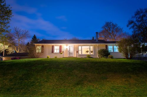 11709 Potter Rd, Milwaukee, WI 53226-3658