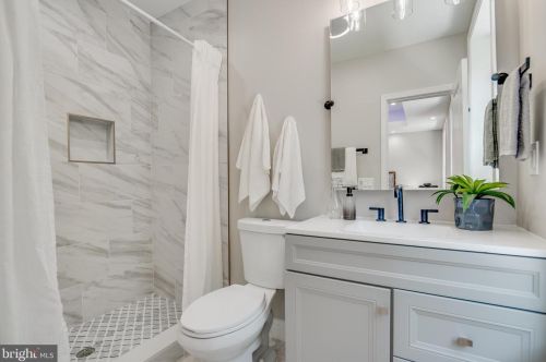 31 V St, Washington DC  20001-1012 exterior