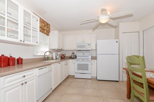 5675 Travelers Way, Fort Pierce FL 34982-4058 exterior