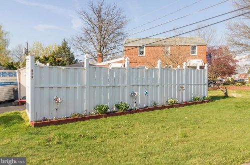 314 Holland St, Chester PA 19022-1111 exterior