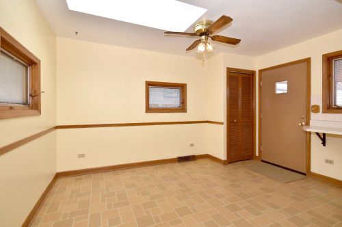 6696 Olympia Ave, Chicago IL 60631-1518 exterior