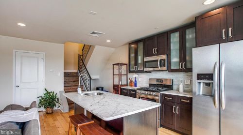 325 Allen St, Philadelphia PA 19125-4201 exterior