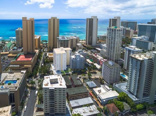 2450 Prince Edward St, Honolulu HI  96815-3221 exterior